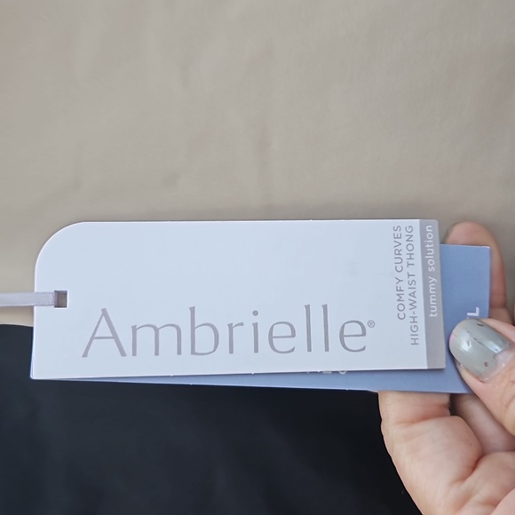 Shapewear LOT of 2 - Picture 8 of 8